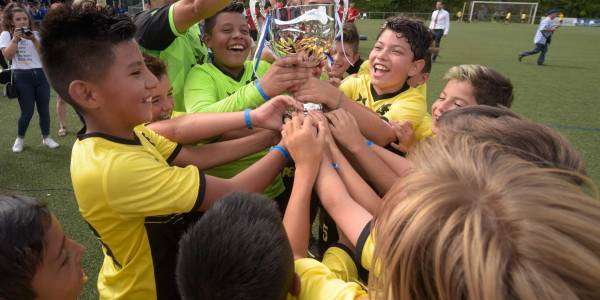 L’Apple Cup choisit de nouveau la Donosti Cup pour récompenser leurs champions